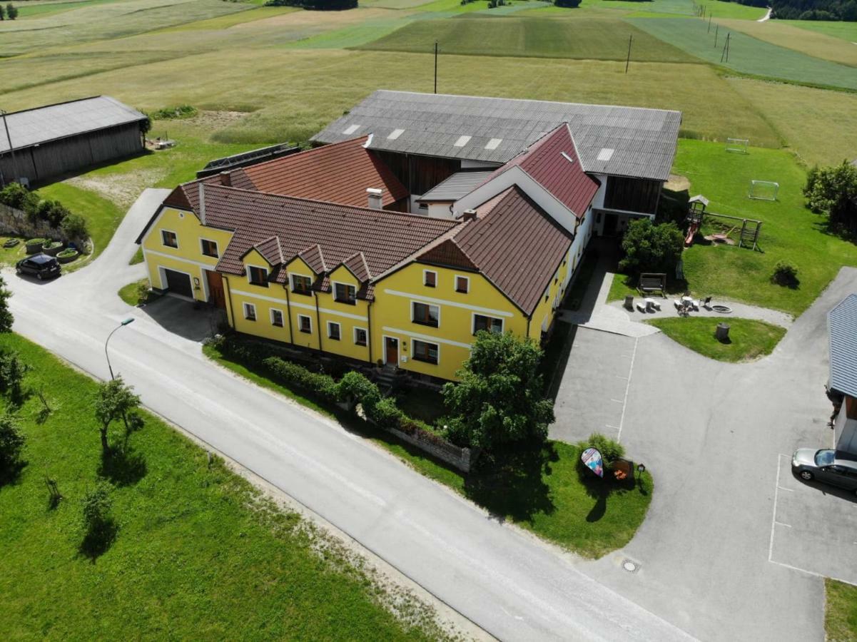 Kindererlebnis- Und Biobauernhof Hipp-Bruckner Wornharts Exteriér fotografie